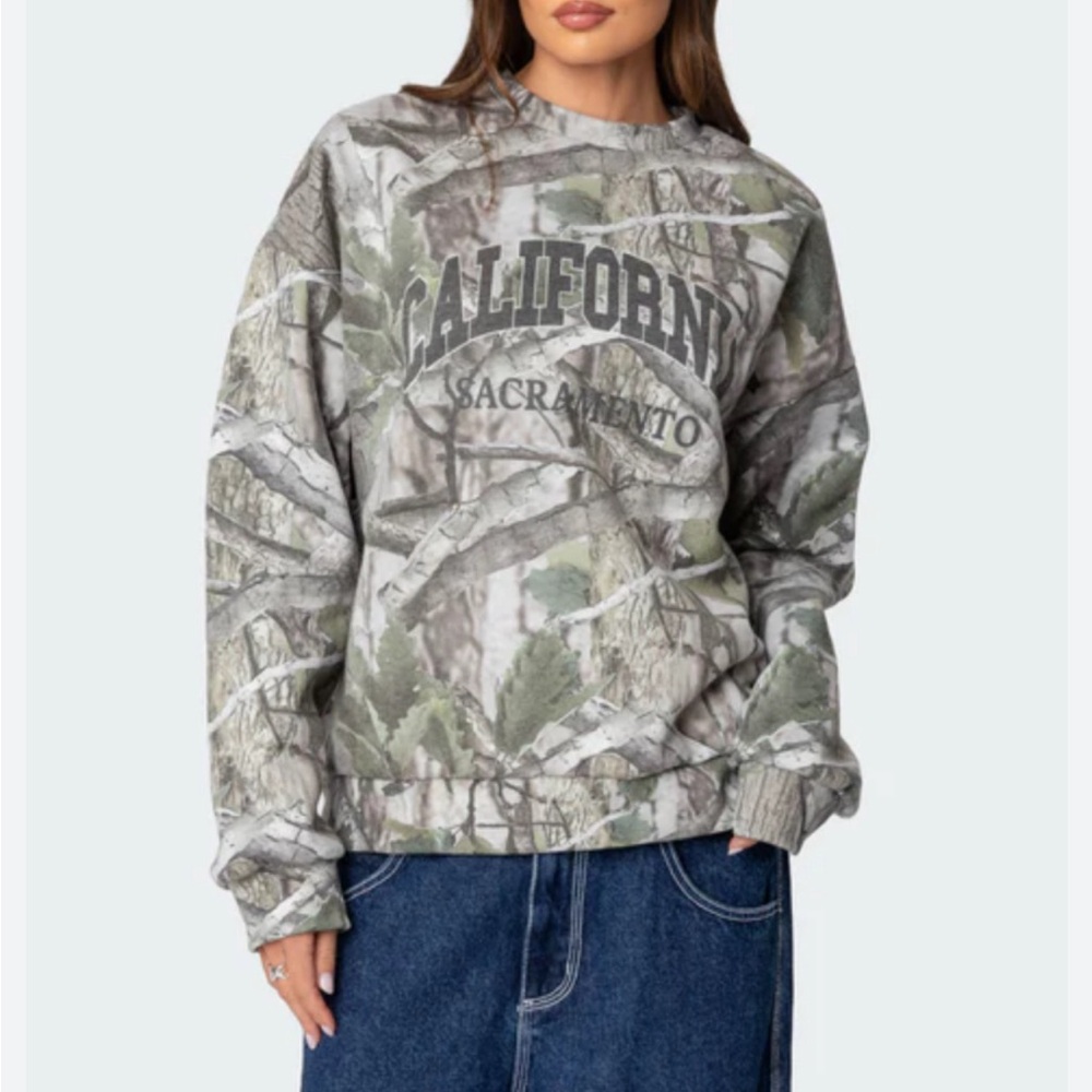 Edikted Green Camo Sweatshirt